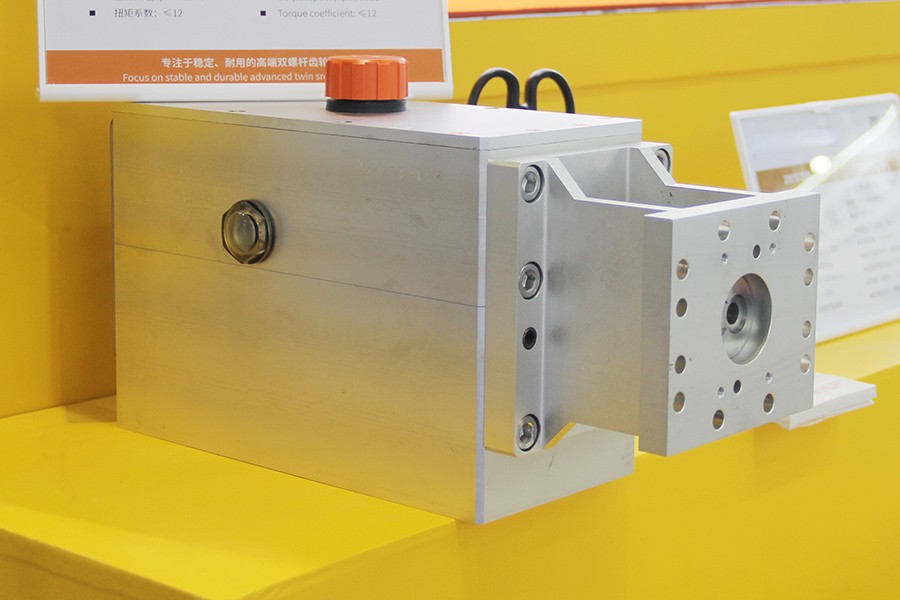 非標(biāo)試驗(yàn)機(jī)專用雙螺桿齒輪箱